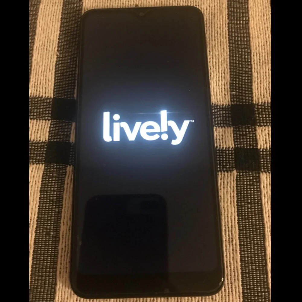 Lively Smart 3~Smartphone For Seniors & Accessories